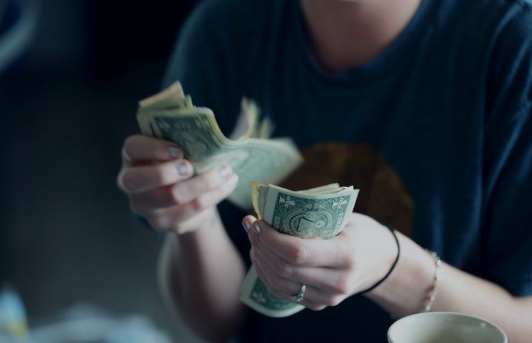 A Parent’s Guide to Teaching Your Teens About Money